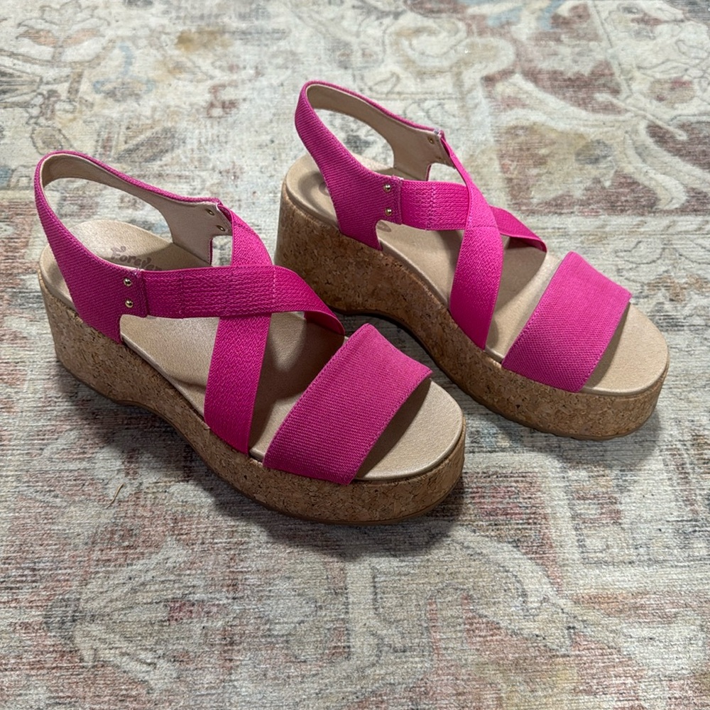 Dr. Scholl’s Dottie platform wedge sandals Size 8M